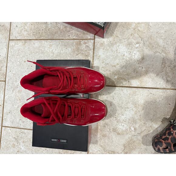 Jordans Retro11 Size 10.5